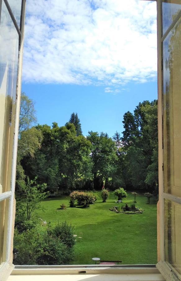 Chateau De La Vernede, La Grande Vernede Saint-Rémy-de-Chargnat 外观 照片